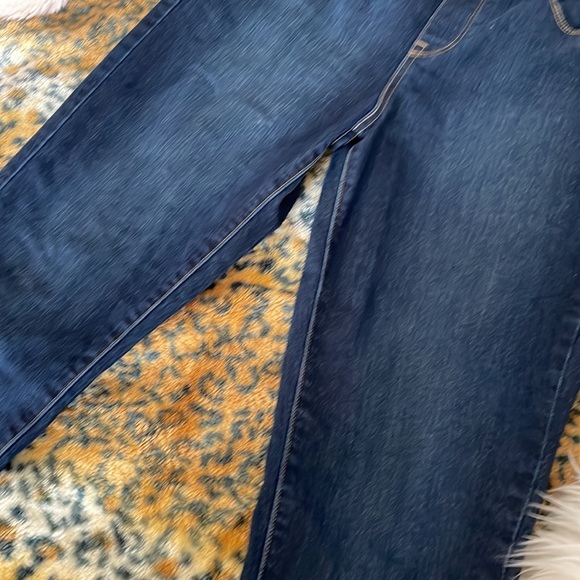 Levis pull on style dark wash skinny/straight jeans - Picture 4 of 7